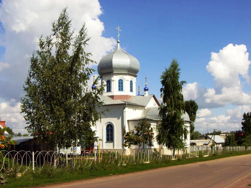 Храм в честь бессеребрянников Косьмы и Дамиана, Новосемейкино